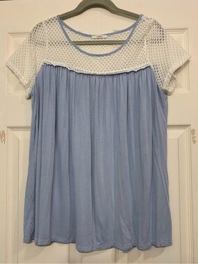 Easel Light Blue w/ Off White Mesh Laced Short Sleeve Large Blouse.         3727